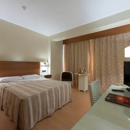 فندق Portocobo 4*