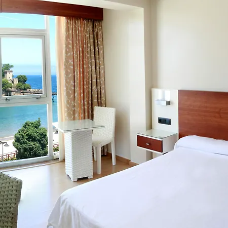 Hotel Portocobo 4*