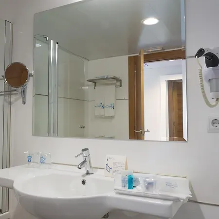 מלון Portocobo סנטה קרוז דה אוליירוס