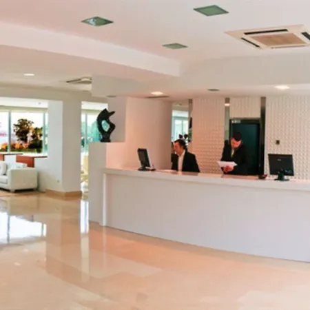 فندق Portocobo 4*